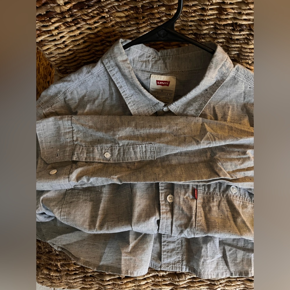 Levi’s Long sleeve Collared Button Up